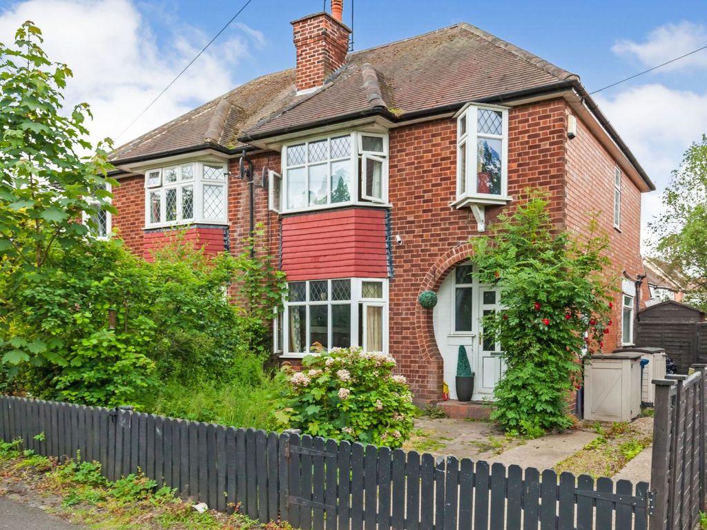 3 bed semidetached house for sale in Loughborough Road, Ruddington