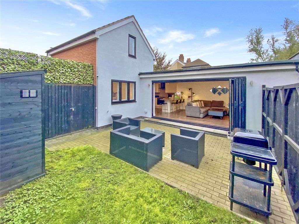 2 bed detached house for sale in Sherwood Park Avenue, Sidcup, Kent