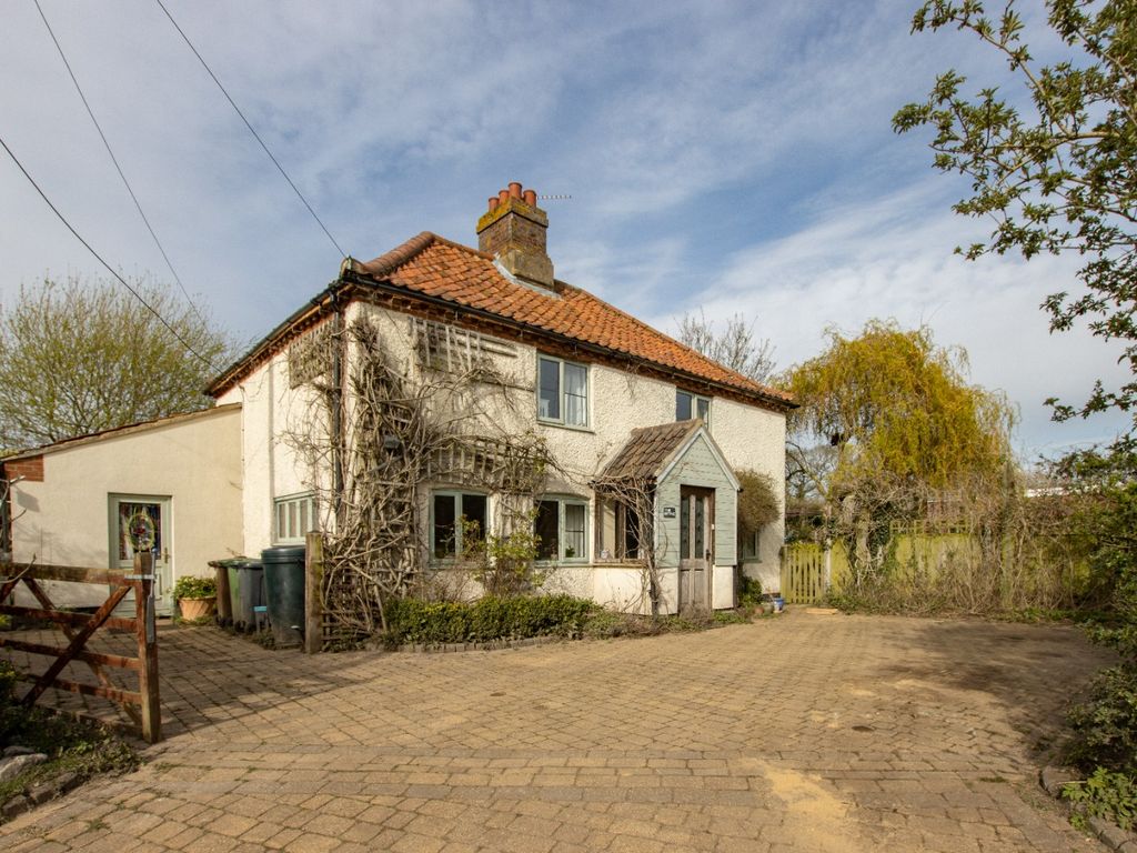 3 bed detached house for sale in Castle Acre Road, Great Dunham, King's