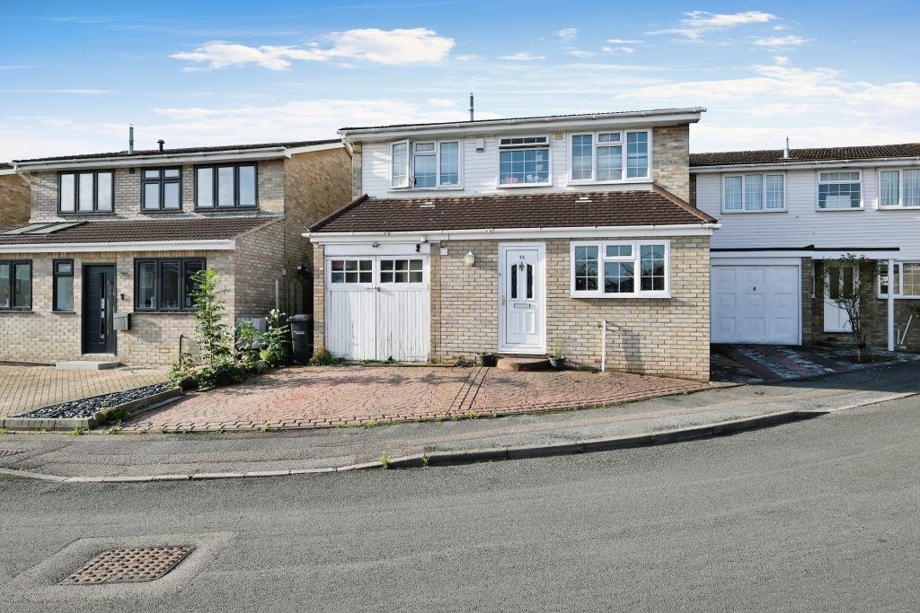 4 bed detached house for sale in 74 Berners Way, Broxbourne EN10, £