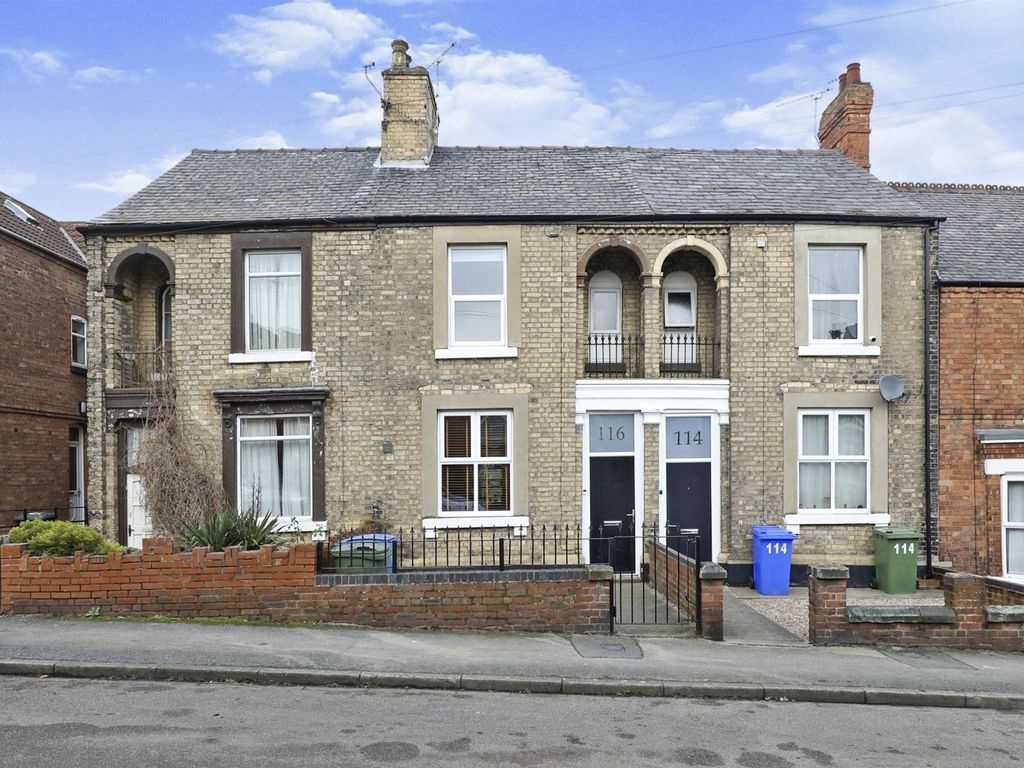 3 bed terraced house for sale in Albert Road, Retford DN22 Zoopla