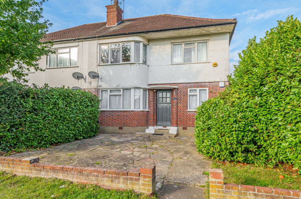 2 bed for sale in Tolcarne Drive, Pinner, Middlesex HA5, £