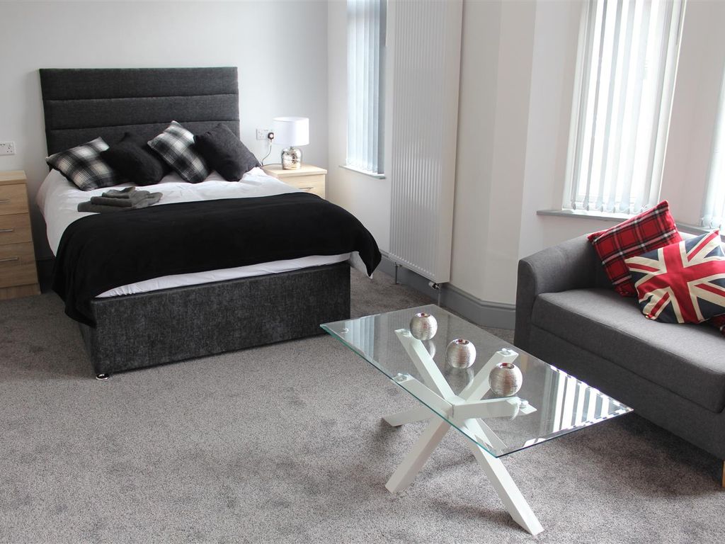 1 bed property to rent in Holyhead Road, Coundon, Coventry CV1, £650