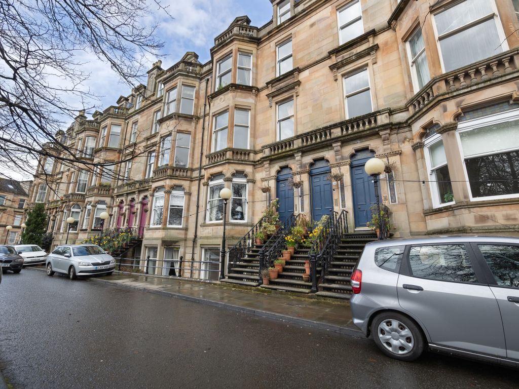 2 bed flat for sale in Queens Drive, Queens Park, Glasgow G42, £215,000