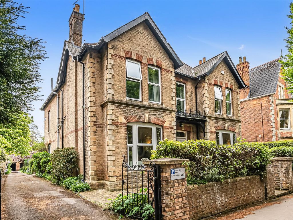 5 bed detached house for sale in The Avenue, Taunton TA1 Zoopla