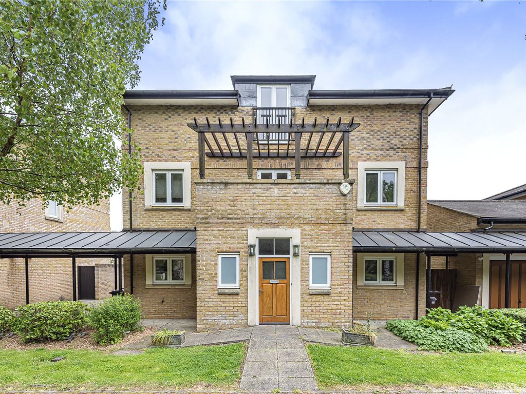 5 bed detached house for sale in Stirling Drive, Caterham, Surrey CR3 Zoopla