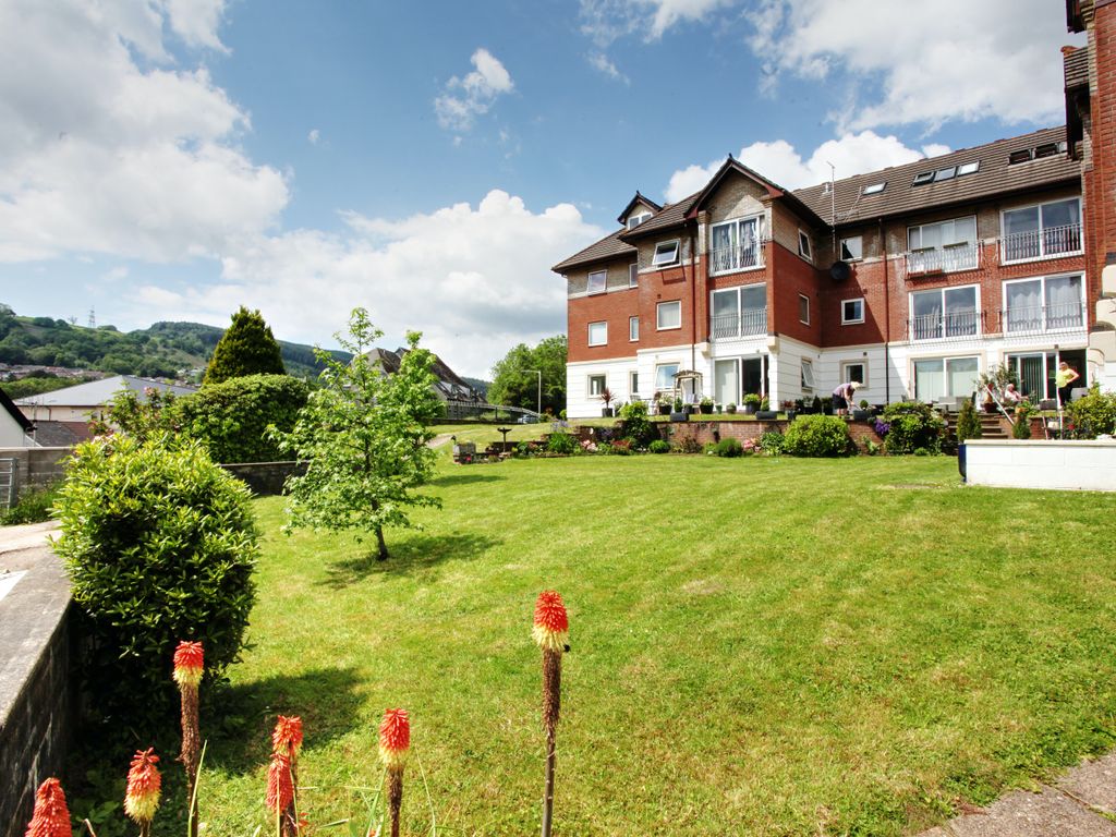 2 bed flat to rent in Pavia Court, Pontypridd CF37, £775 pcm Zoopla