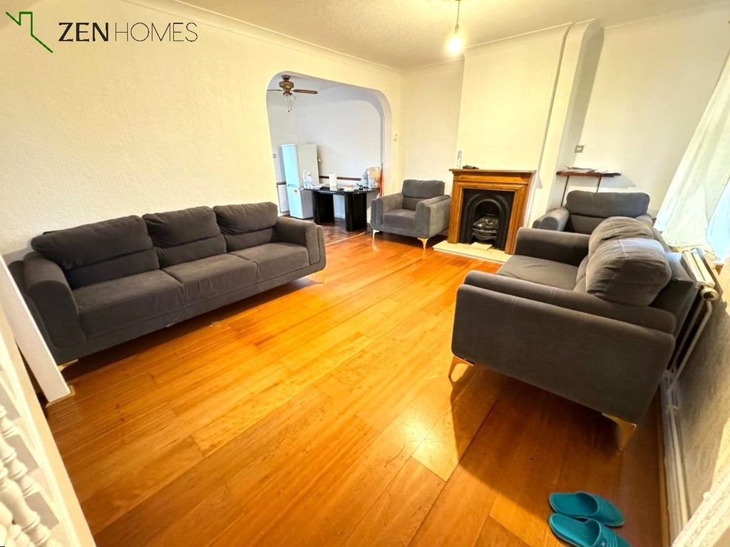 3 bed terraced house to rent in Stockton Road, London N17, £2,200 pcm