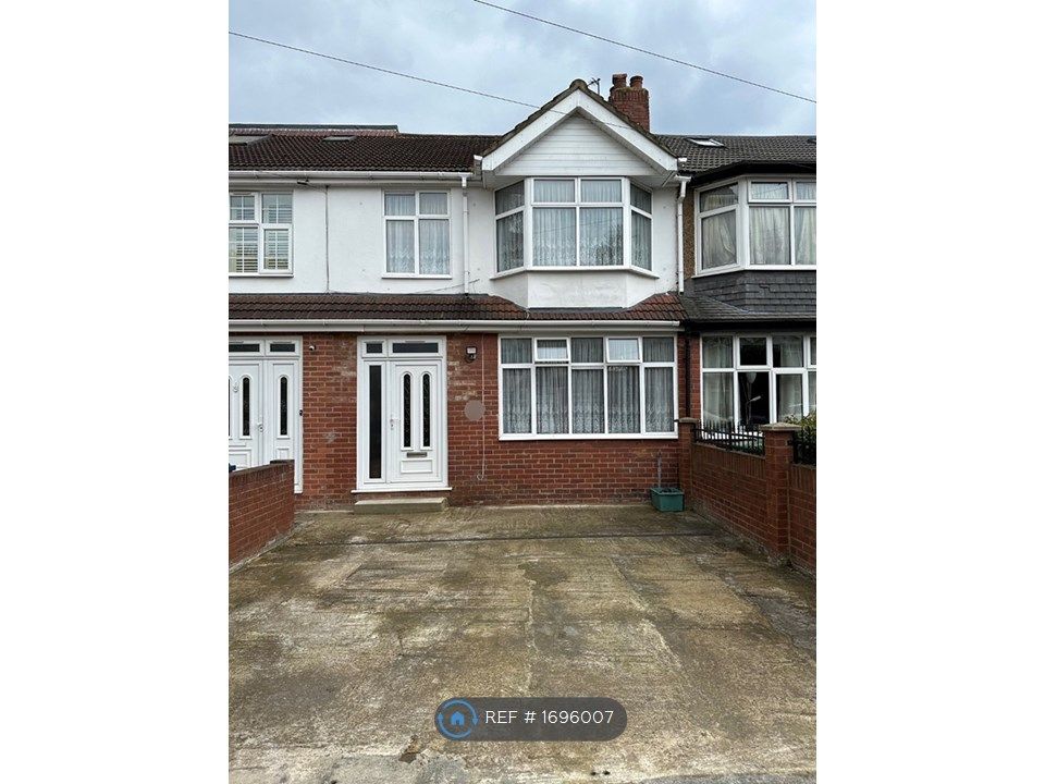 3 bed terraced house to rent in Knowsley Avenue, Southall UB1 Zoopla