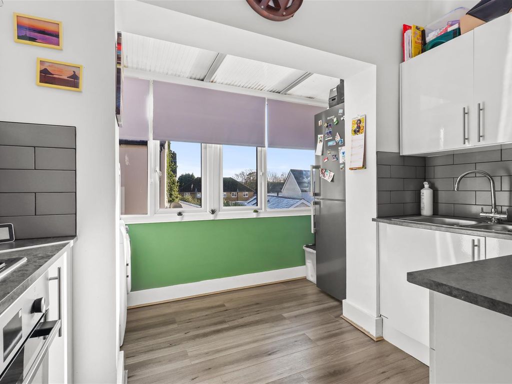 1 bed flat for sale in Sidley Street, BexhillOnSea TN39, £160,000