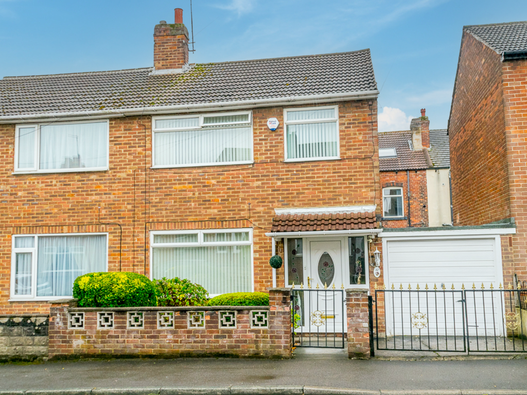 3 bed end terrace house for sale in Randolph Street, Bramley, Leeds