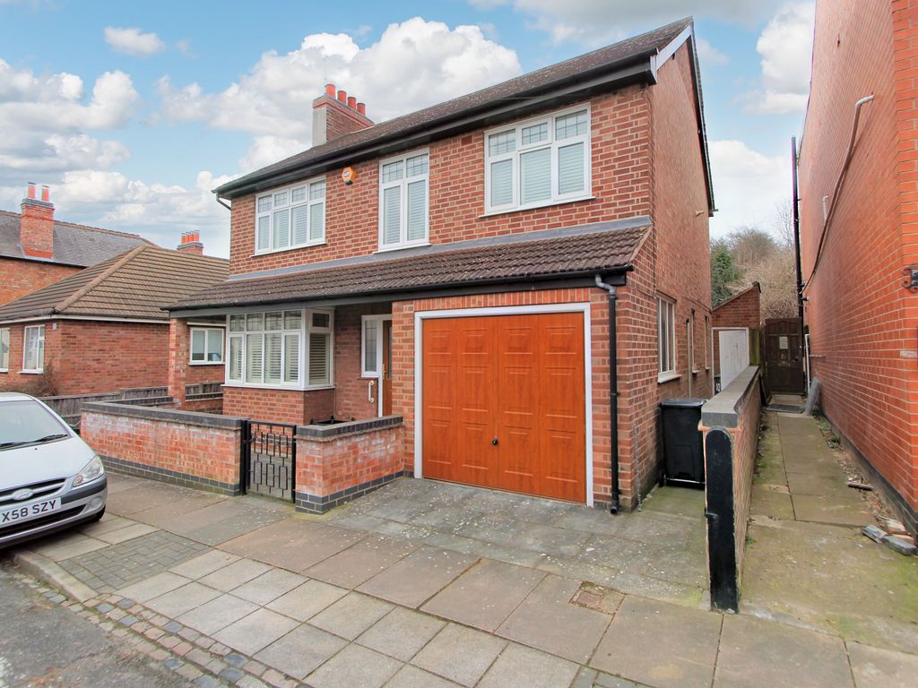3 bed detached house for sale in Montrose Road, Aylestone, Leicester