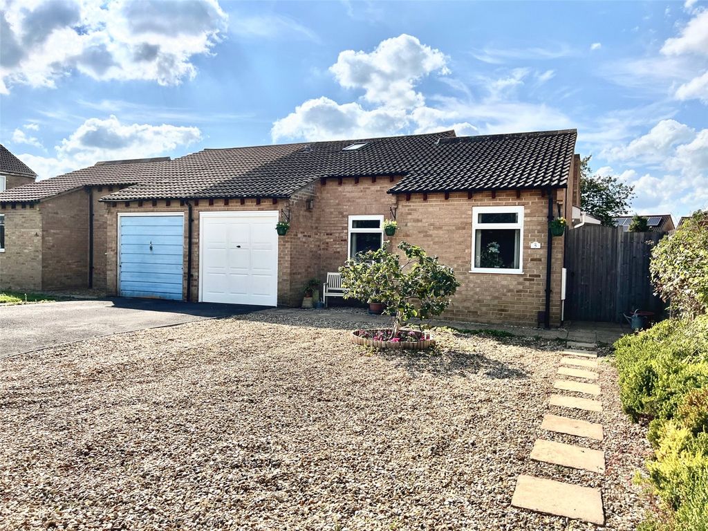 3 bed bungalow for sale in Sycamore Drive, Frome, Somerset BA11, £