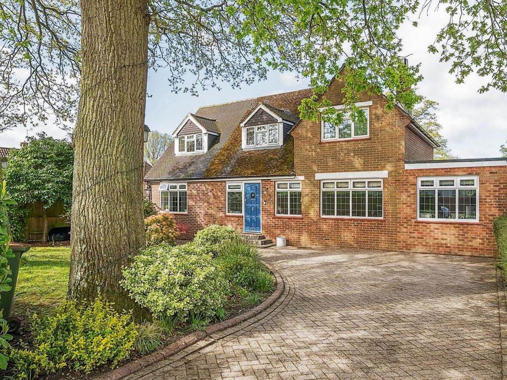 4 bed detached house for sale in Oakwood Road, Hiltingbury, Chandlers