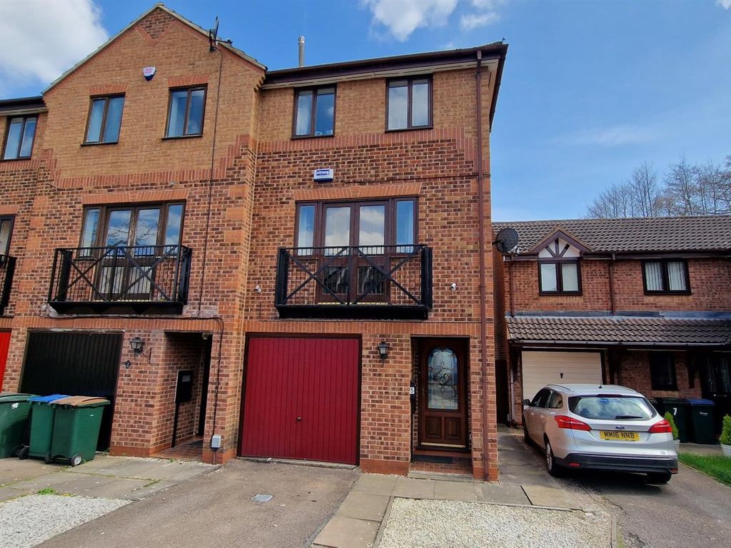 3 bed town house to rent in Cricket Close, Chapelfields, Coventry CV5
