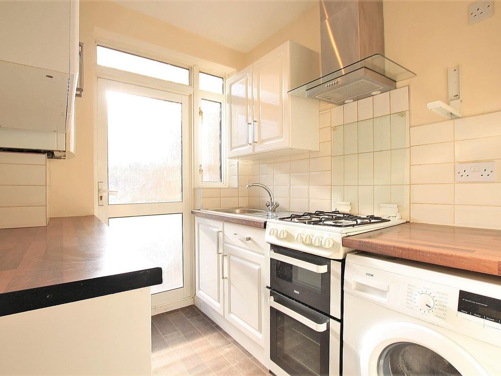 3 bed terraced house to rent in Penbury Road, Norwood Green, Middlesex