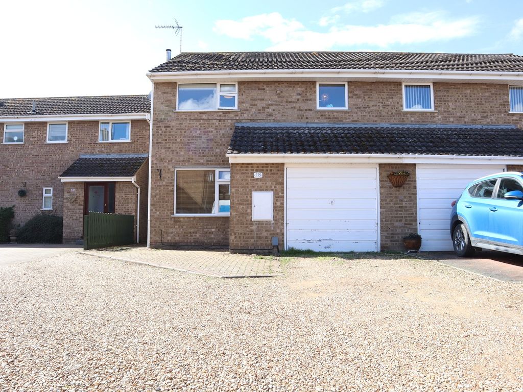 3 bed semidetached house for sale in Partridge Close, Yaxley