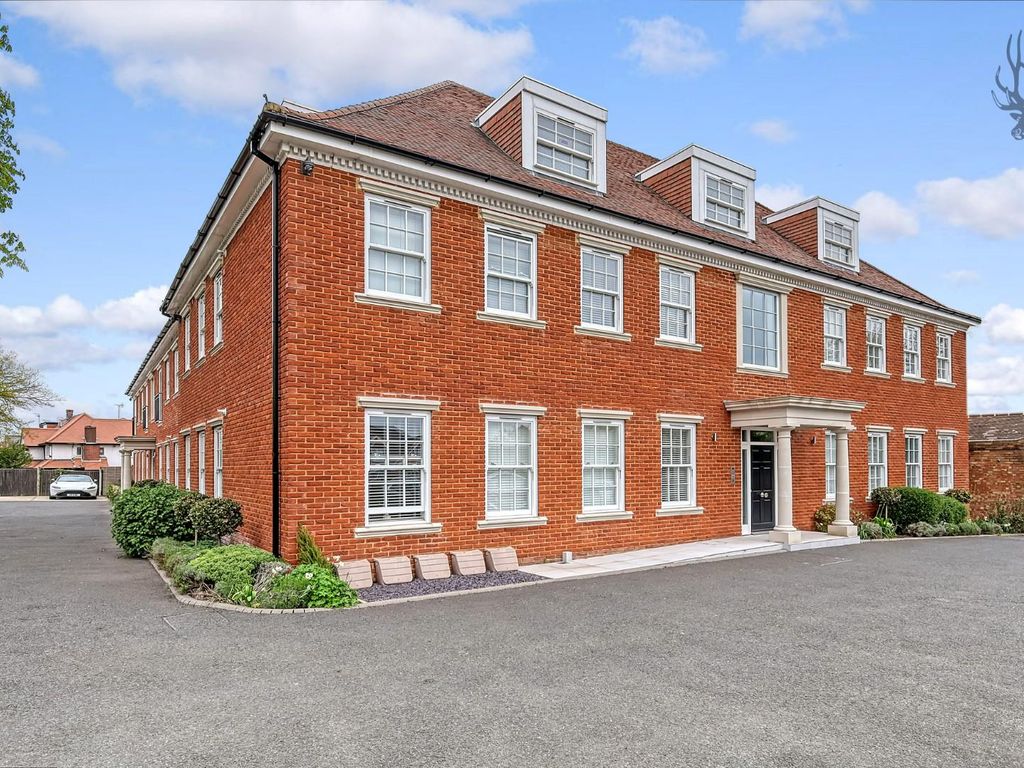 3 bed flat for sale in Manor Road, Chigwell IG7 Zoopla