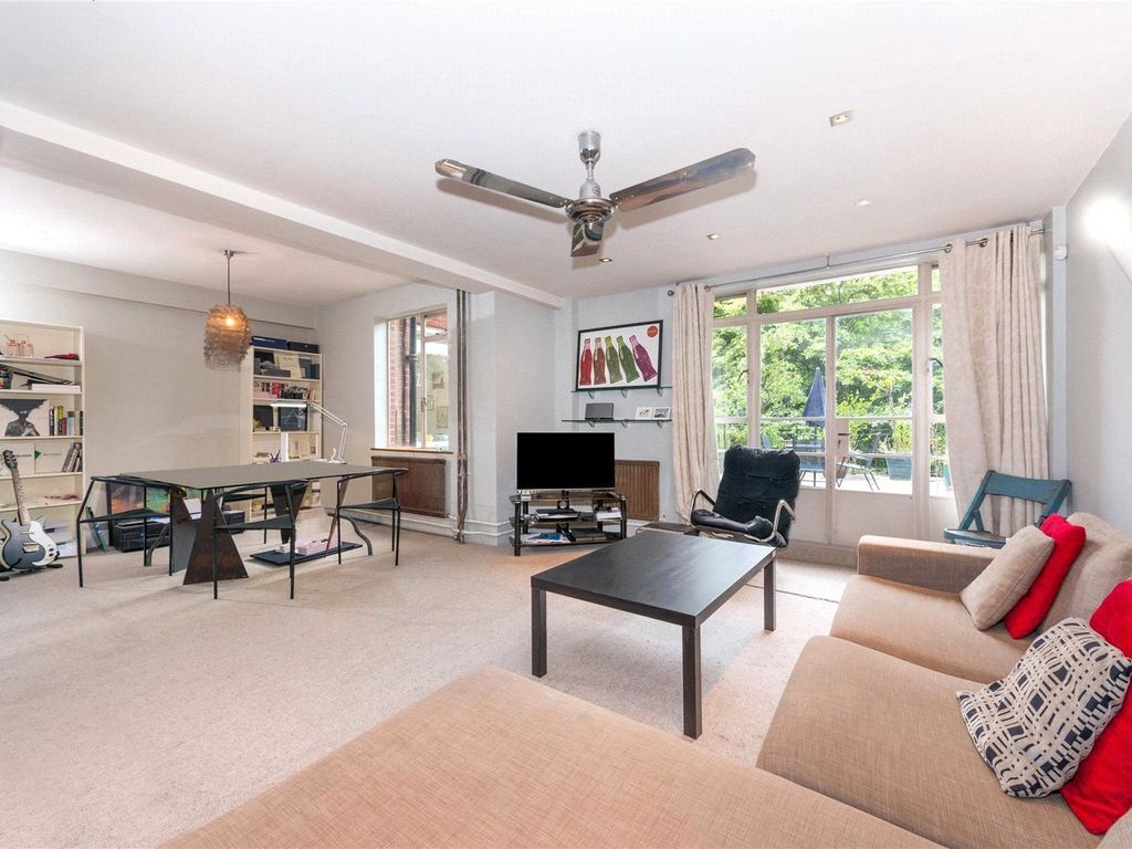 2 bed flat to rent in Cranfield House, 97107 Southampton Row WC1B, £