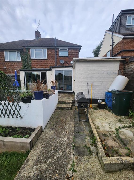 3 bed property for sale in Fordham Road, Cockfosters, EN4, £