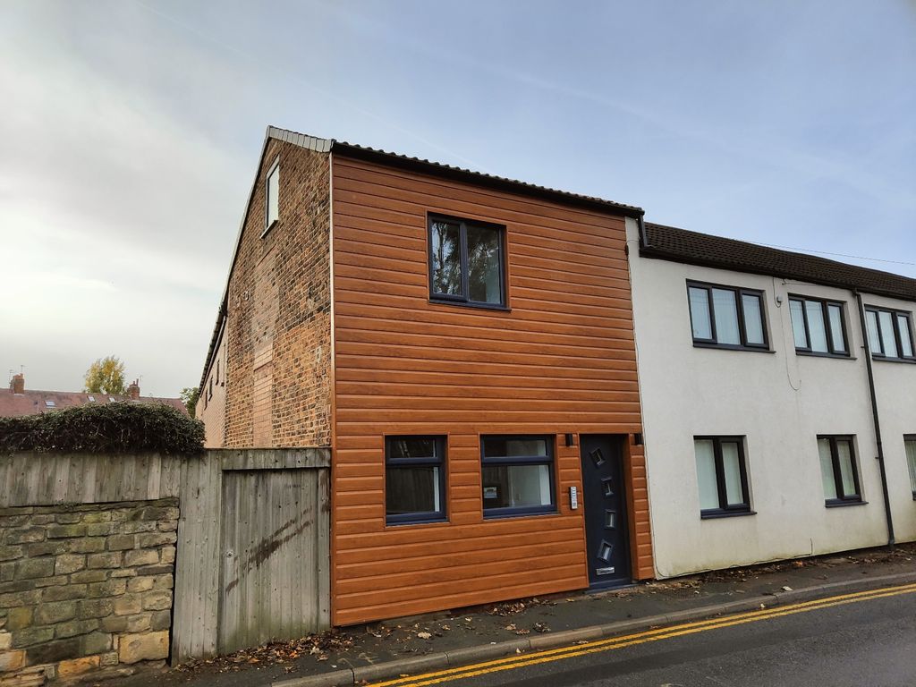 1 bed flat to rent in Flanshaw Lane, Wakefield, West Yorkshire, UK WF2, £595 pcm Zoopla