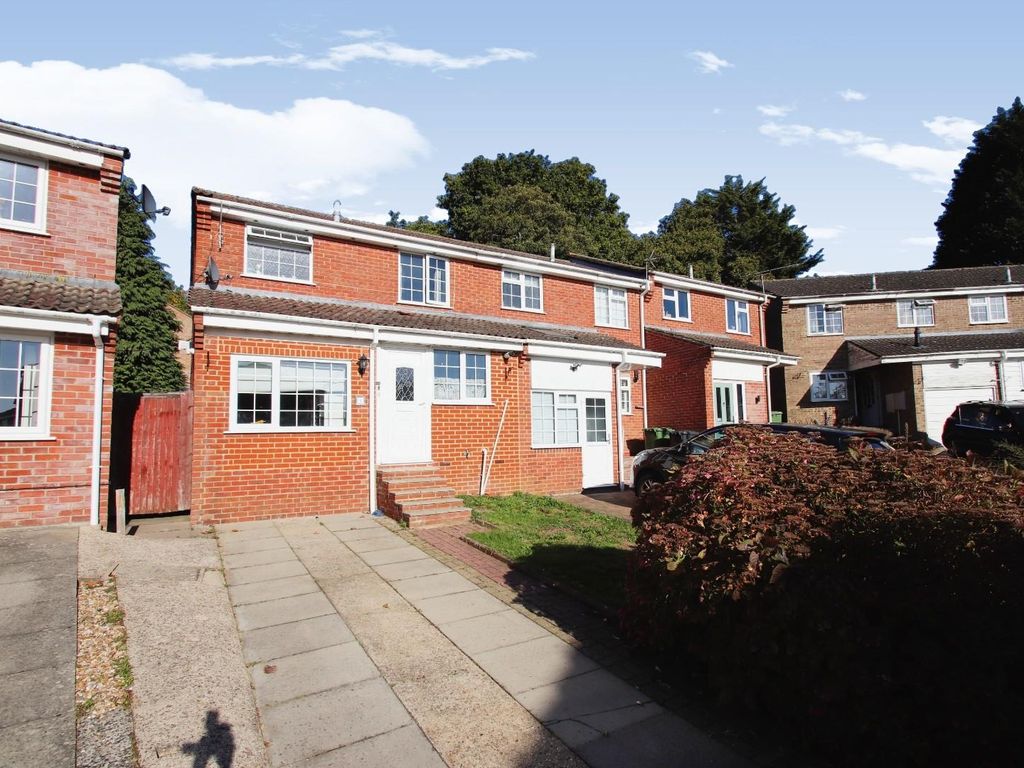 3 bed end terrace house for sale in Marathon Place,