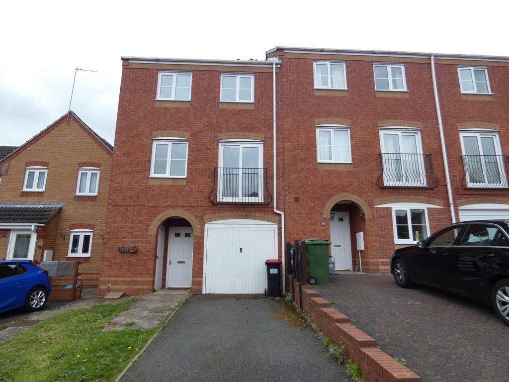 4 bed end terrace house to rent in Cardinals Close, Donnington Wood