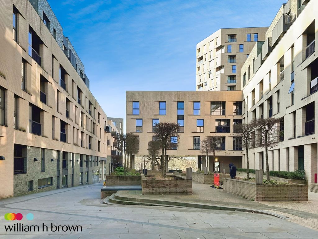 2 bed flat to rent in Middleditch Court, Burgess Springs, Chelmsford