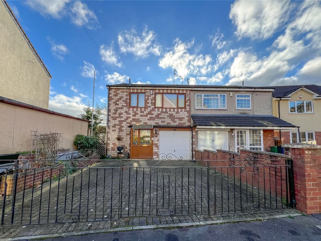 3 bed semidetached house for sale in Brook Road, St Bristol