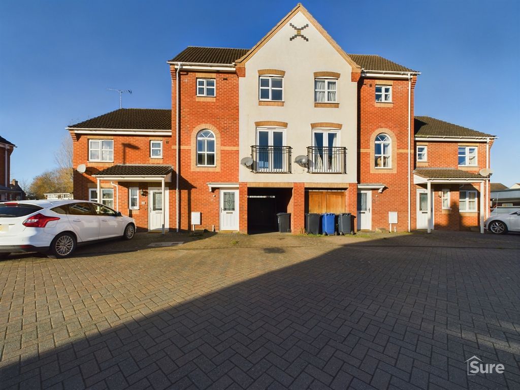 3 bed town house to rent in Panama Road, BurtonOnTrent DE13, £895 pcm Zoopla