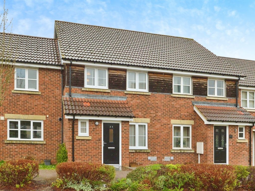 3 bed terraced house for sale in Otterburn Crescent, Oakhill, Milton