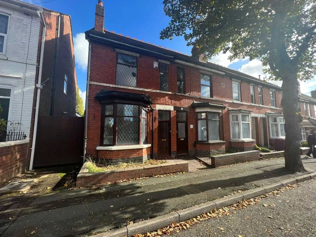 3 bed end terrace house for sale in Victoria Road, Wednesfield