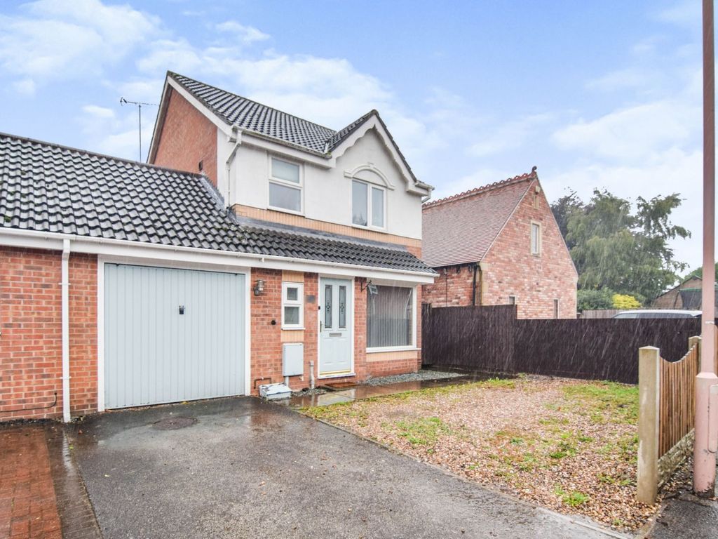 3 bed linkdetached house for sale in Felton Avenue, Mansfield NG19