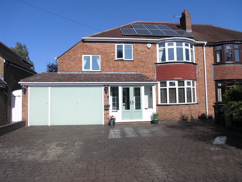 4 bed semidetached house for sale in Halesowen, Lapal, Hiplands Road