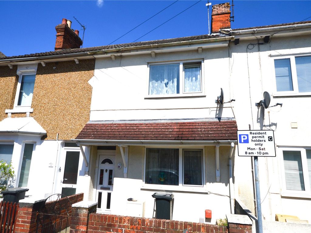 3 bed terraced house for sale in Maxwell Street, Swindon, Wiltshire SN1