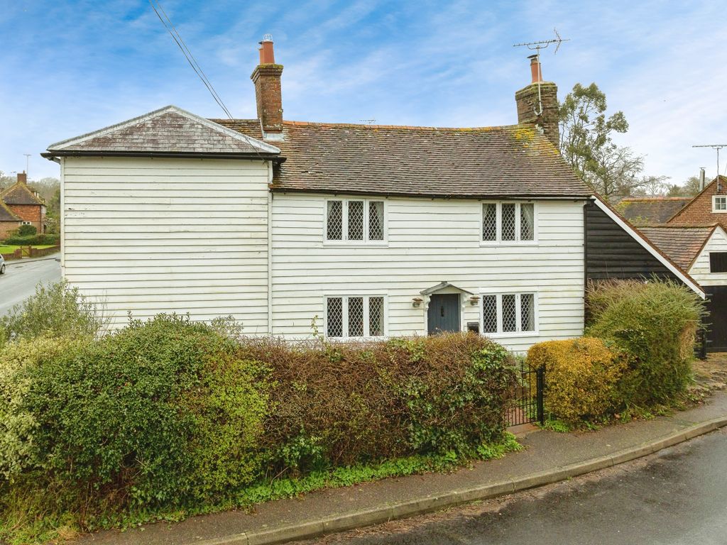5 bed detached house for sale in Maytham Road, Rolvenden Layne