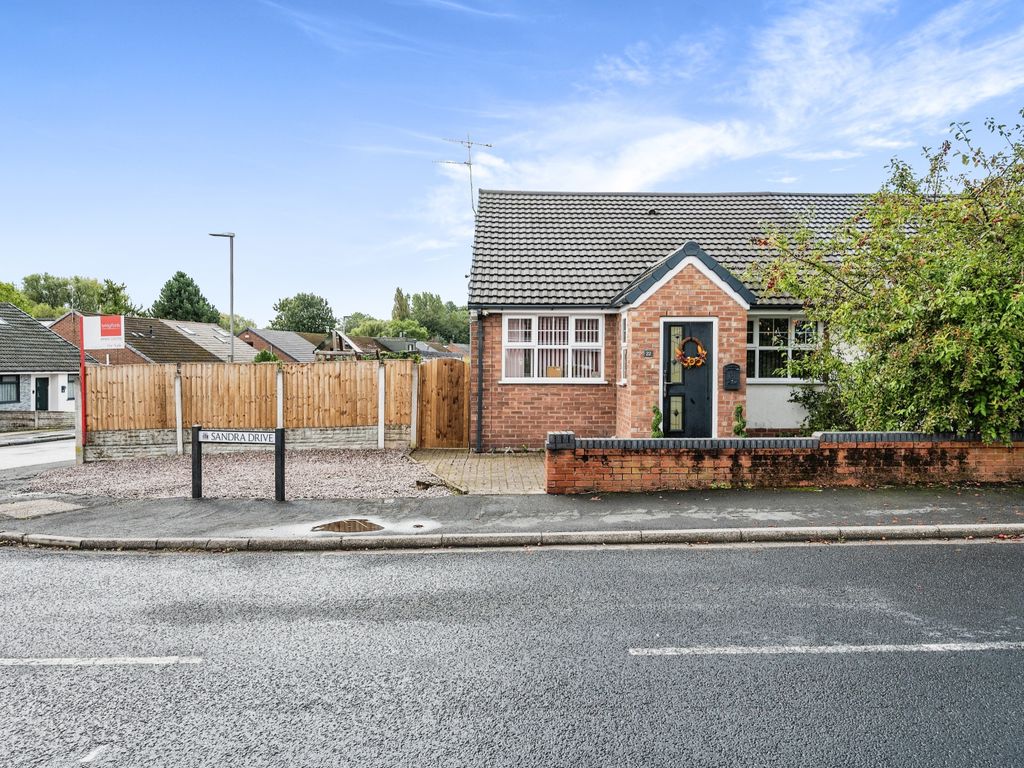 4 bed bungalow for sale in Sandra Drive, NewtonLeWillows, Merseyside