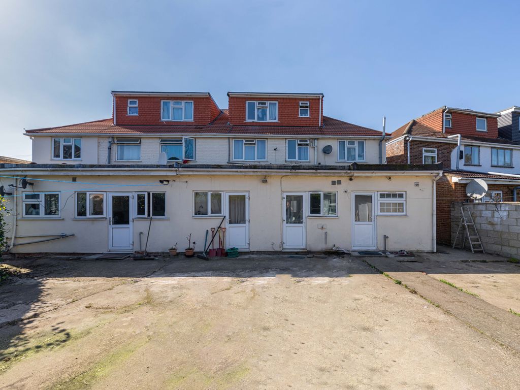 9 bed semidetached house for sale in Walnut Tree Road, Heston