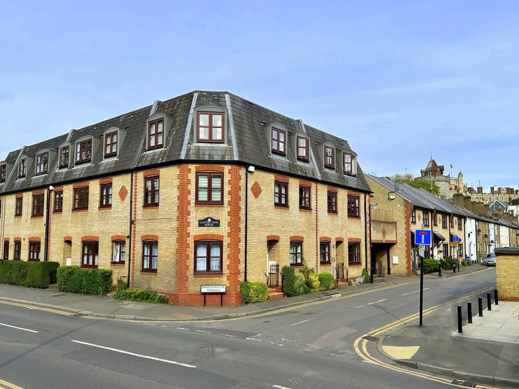 2 bed flat for sale in Bridgewater Terrace, Windsor, Berkshire SL4, £