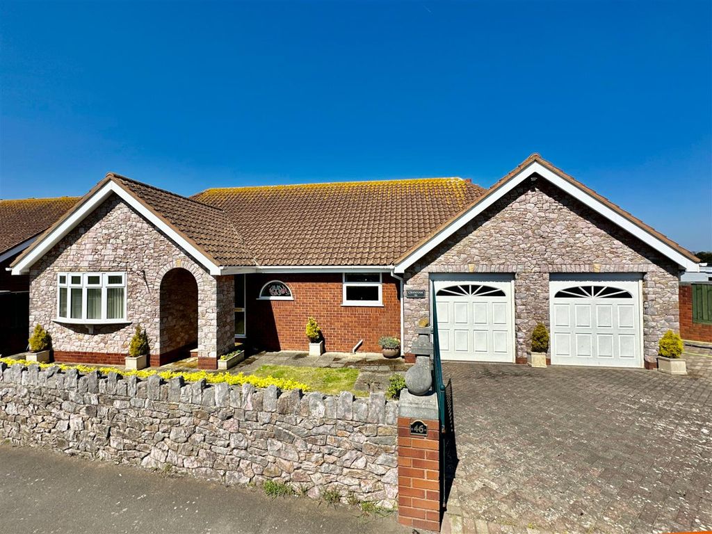 3 bed detached bungalow for sale in Wall Park Road, Brixham TQ5 Zoopla