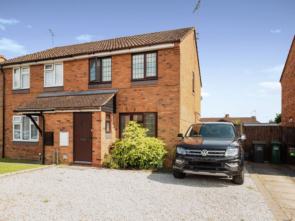 3 bed semidetached house for sale in Springwell Avenue, Rickmansworth