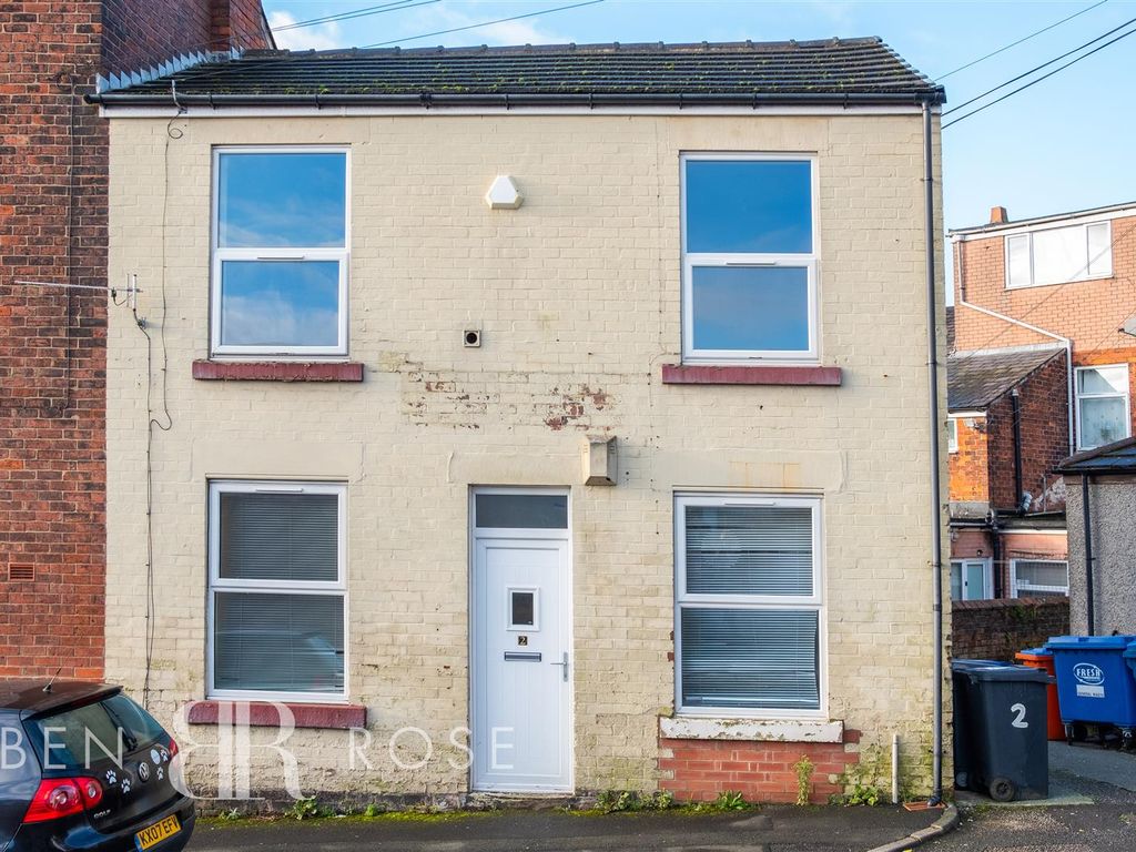 2 bed terraced house for sale in Hewitt Street, Leyland PR25, £100,000