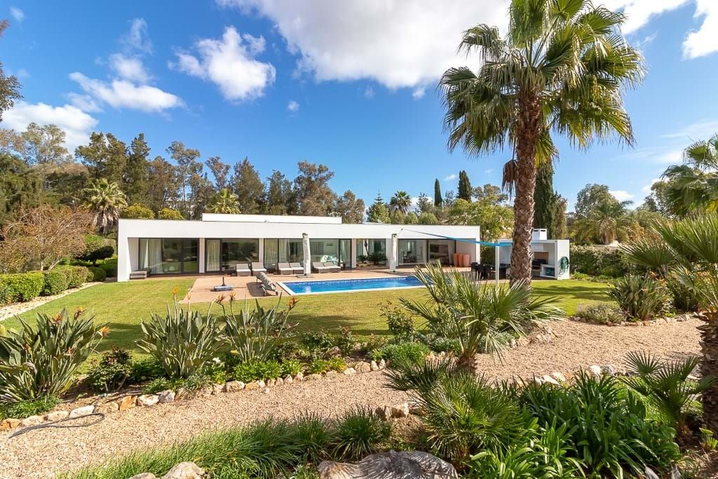 4 bed villa for sale in Penina, Alvor, Portimão Algarve, £1,924,793