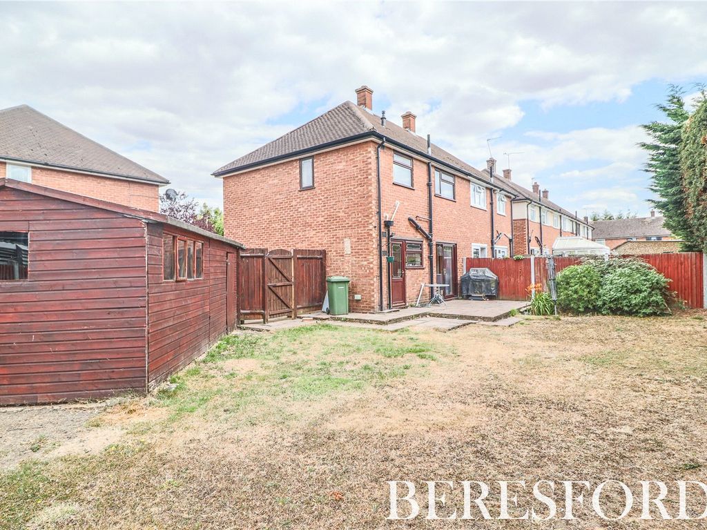 3 bed semidetached house for sale in Swift Close, Upminster RM14 Zoopla