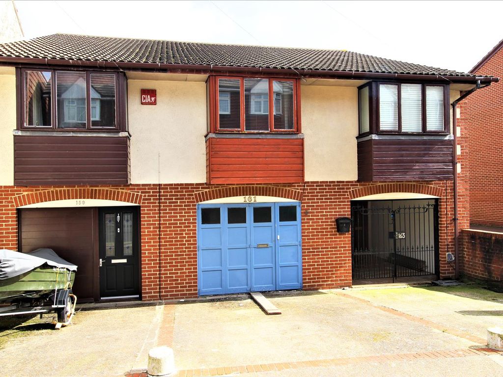 2 bed property to rent in Haslemere Road, Southsea PO4 Zoopla