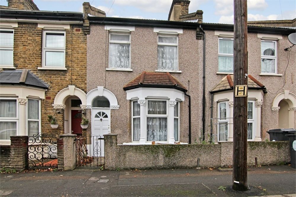 3 bed terraced house to rent in Clacton Road, Walthamstow E17 Zoopla