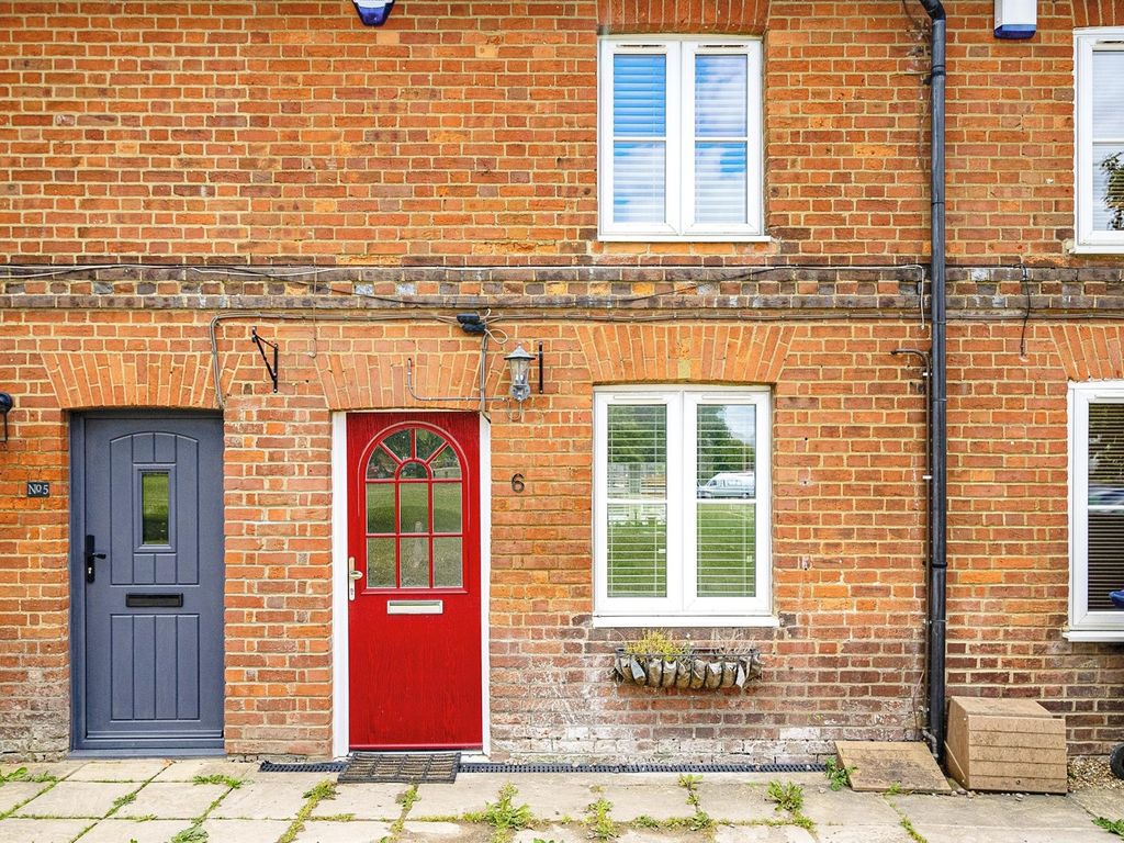 2 bed cottage for sale in The Common, Stokenchurch, High HP14