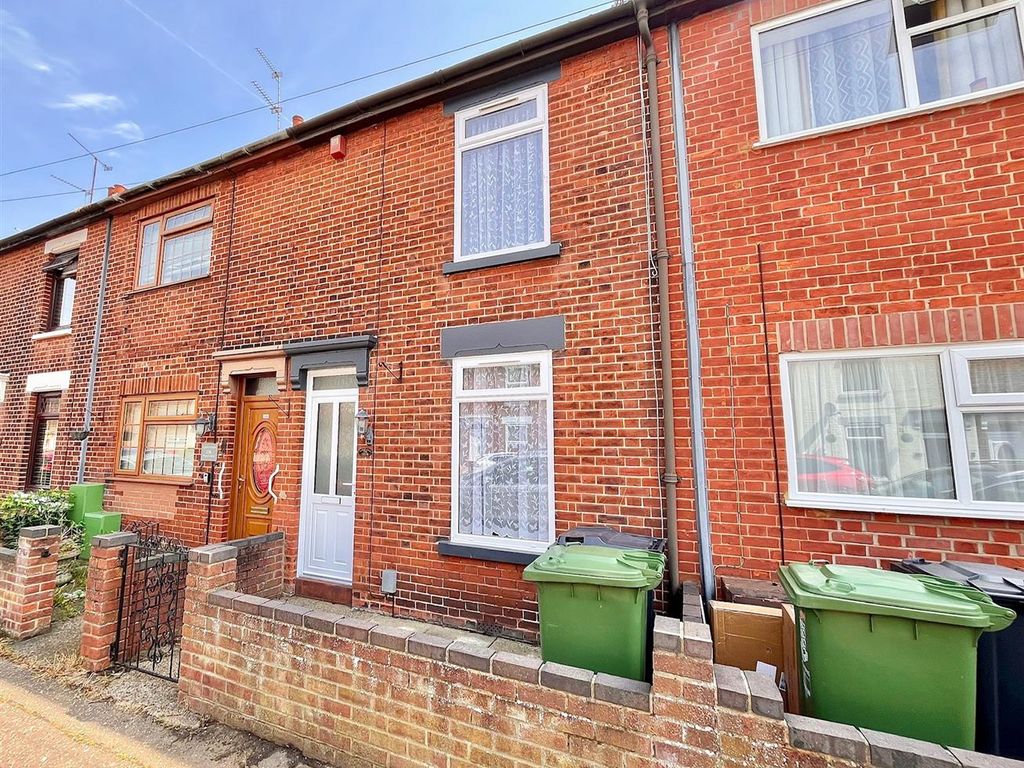 3 bed terraced house for sale in Palgrave Road, Great Yarmouth NR30, £