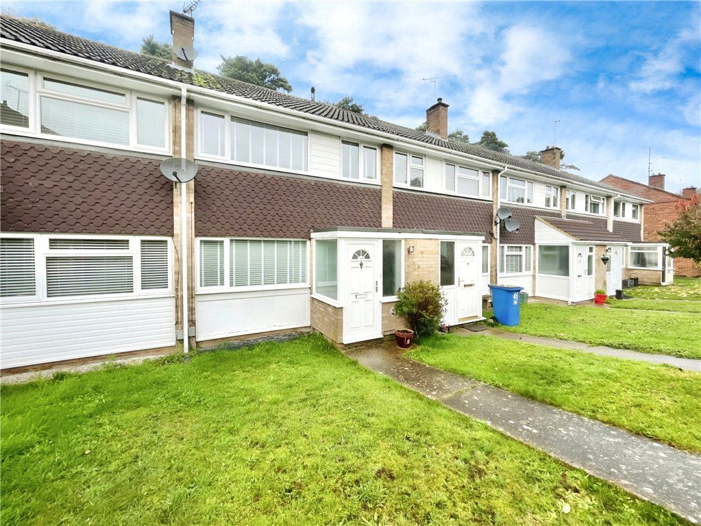 3 bed terraced house for sale in Brunswick, Bracknell, Berkshire RG12, £375,000 Zoopla