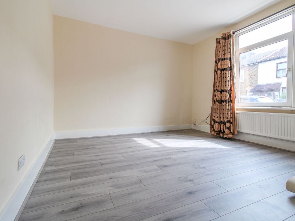 4 bed terraced house to rent in Medcalf Road, Enfield EN3 Zoopla